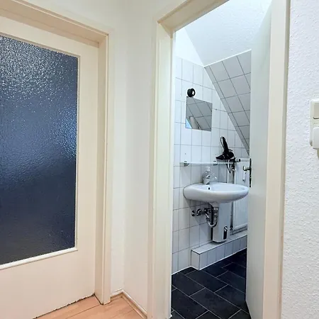 Apartamento Komfortables Dachgeschoss-apartment In Ideal Fuer Monteure *