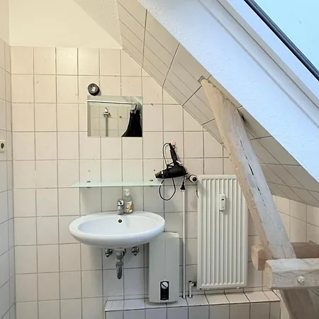 Komfortables Dachgeschoss-apartment In Ideal Fuer Monteure Apartment *