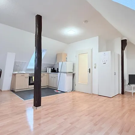 Apartamento Komfortables Dachgeschoss-apartment In Ideal Fuer Monteure