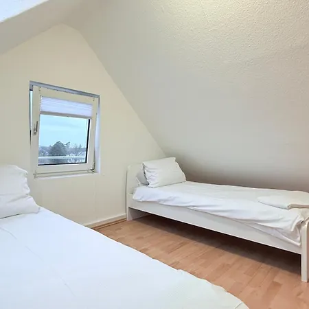 Apartamento Komfortables Dachgeschoss-apartment In Ideal Fuer Monteure *