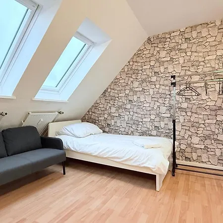 Komfortables Dachgeschoss-apartment In Ideal Fuer Monteure Apartment