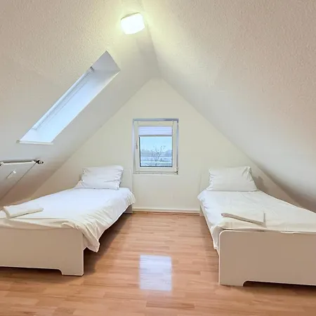 Komfortables Dachgeschoss-apartment In Ideal Fuer Monteure Apartment *