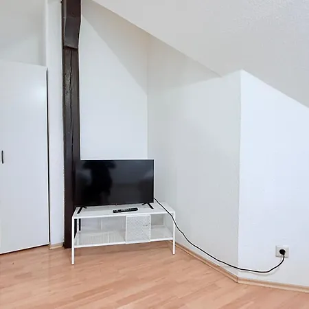 Komfortables Dachgeschoss-apartment In Ideal Fuer Monteure Apartment Neumuenster