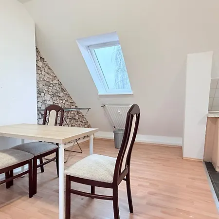 Komfortables Dachgeschoss-apartment In Ideal Fuer Monteure *
