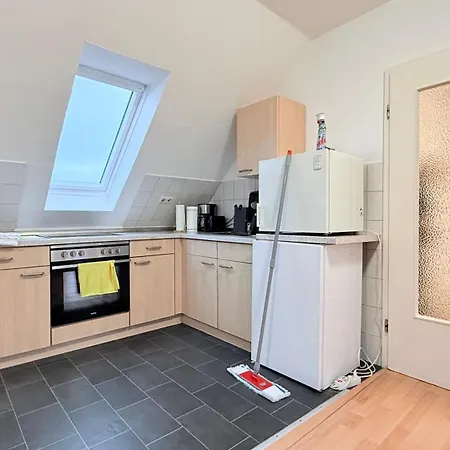 Komfortables Dachgeschoss-apartment In Ideal Fuer Monteure Apartamento