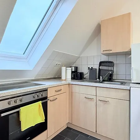 Apartamento Komfortables Dachgeschoss-apartment In Ideal Fuer Monteure