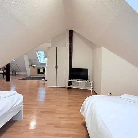 Komfortables Dachgeschoss-apartment In Ideal Fuer Monteure Apartamento *